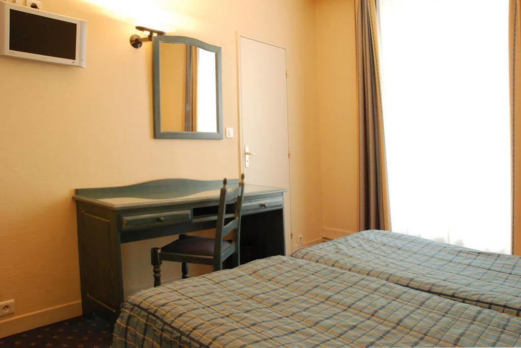 Hotel Du Pre Paris Exterior photo